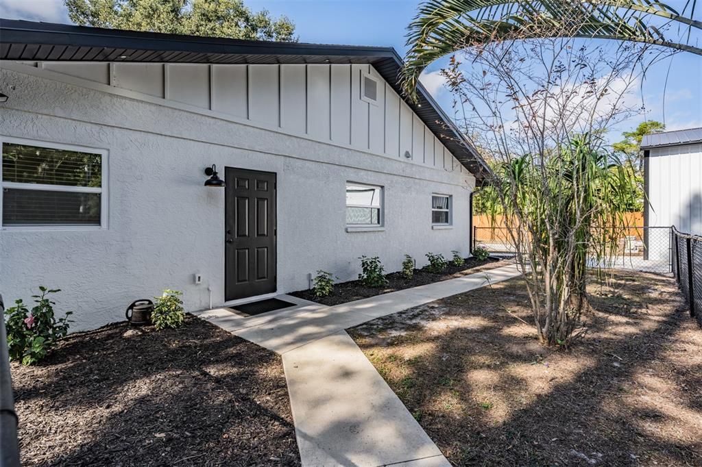 For Sale: $950,000 (4 beds, 2 baths, 1974 Square Feet)