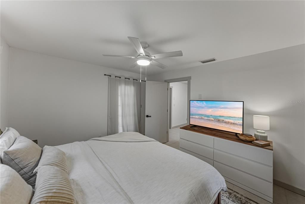 For Sale: $249,000 (3 beds, 2 baths, 1080 Square Feet)