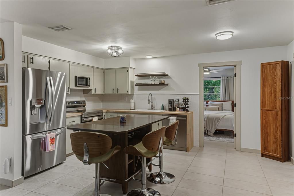 For Sale: $249,000 (3 beds, 2 baths, 1080 Square Feet)