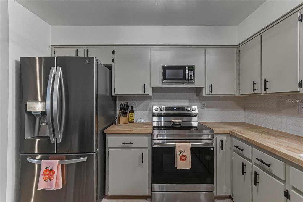 For Sale: $249,000 (3 beds, 2 baths, 1080 Square Feet)