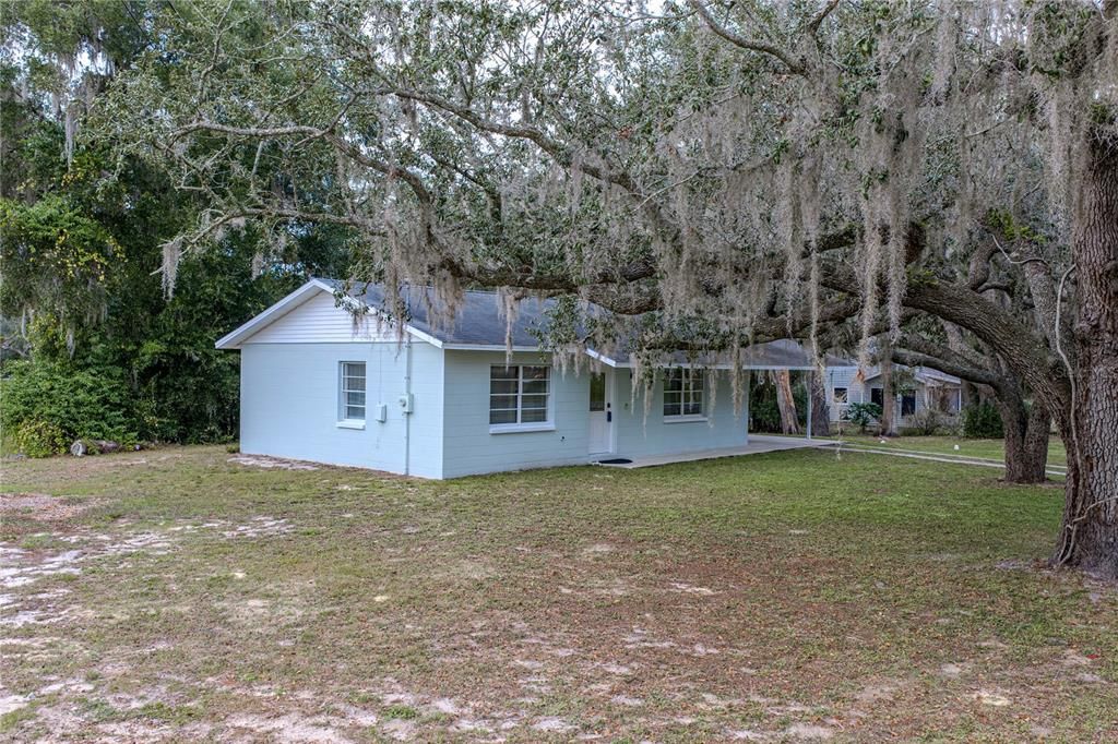 For Sale: $249,000 (3 beds, 2 baths, 1080 Square Feet)