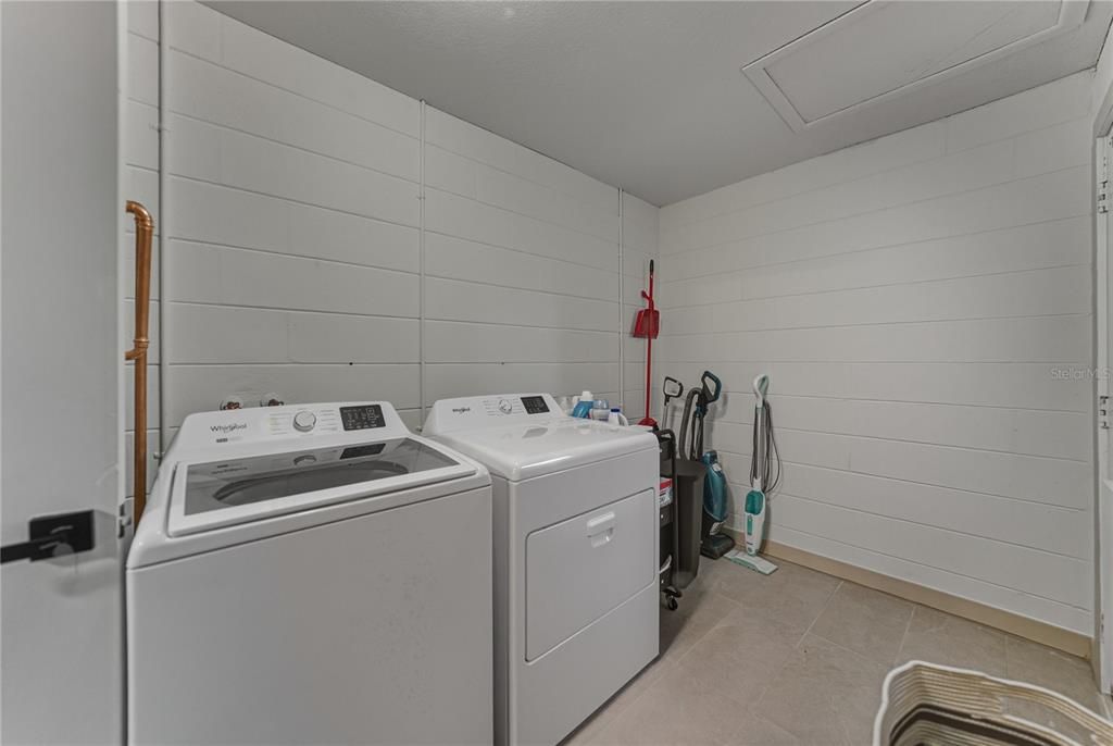 For Sale: $249,000 (3 beds, 2 baths, 1080 Square Feet)