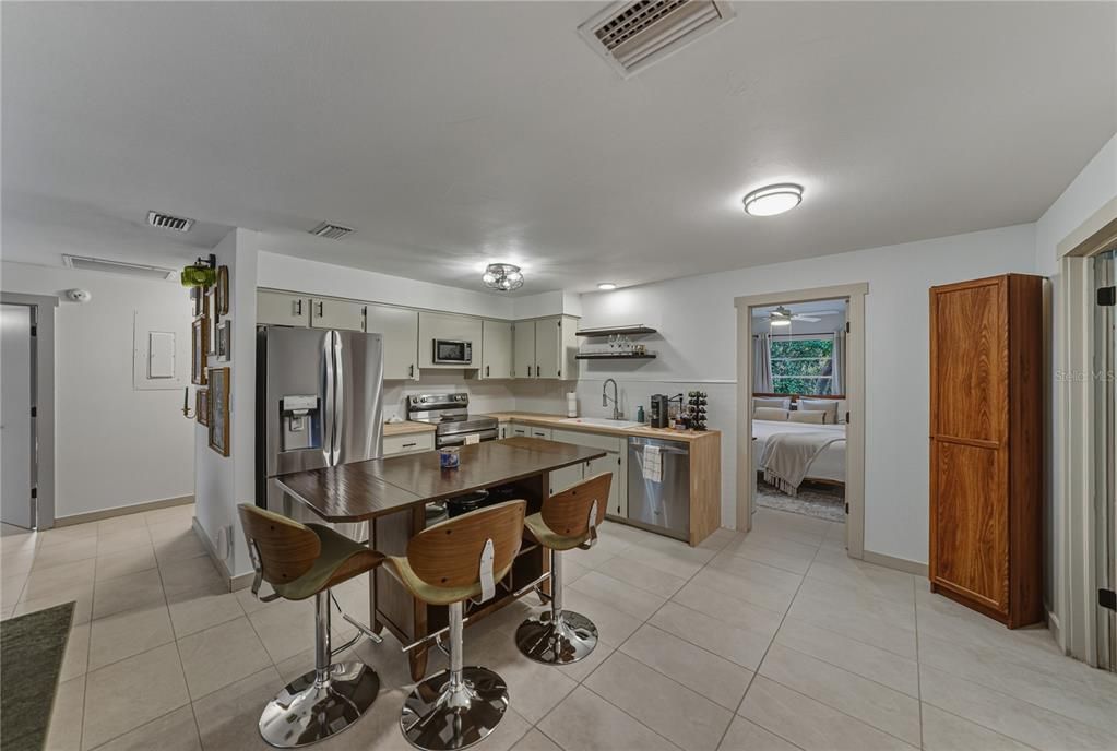 For Sale: $249,000 (3 beds, 2 baths, 1080 Square Feet)