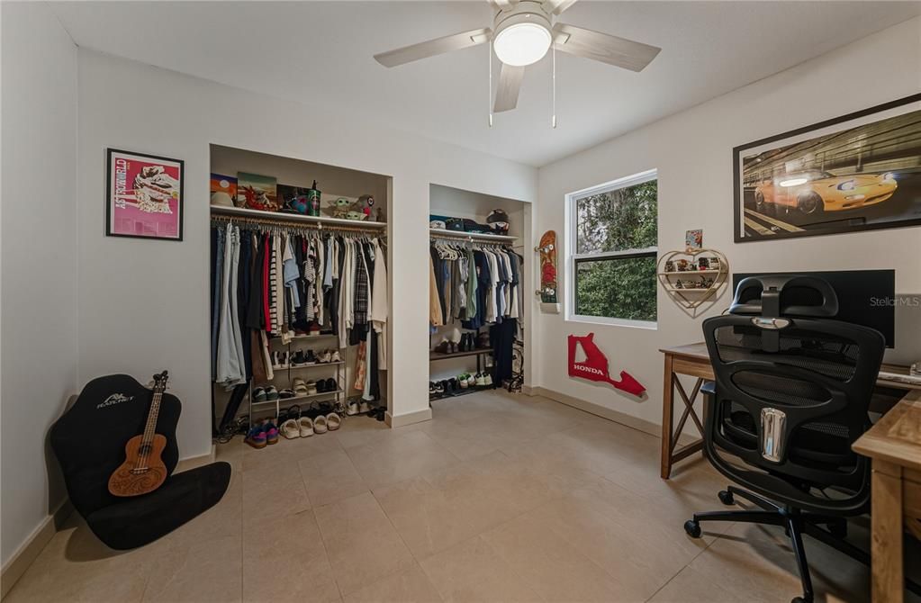 For Sale: $249,000 (3 beds, 2 baths, 1080 Square Feet)