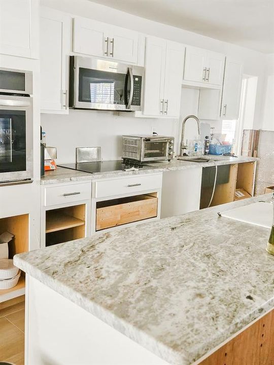 For Sale: $350,000 (2 beds, 1 baths, 1240 Square Feet)