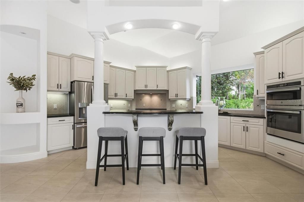 待售: $650,000 (4 贝兹, 2 浴室, 2900 平方英尺)