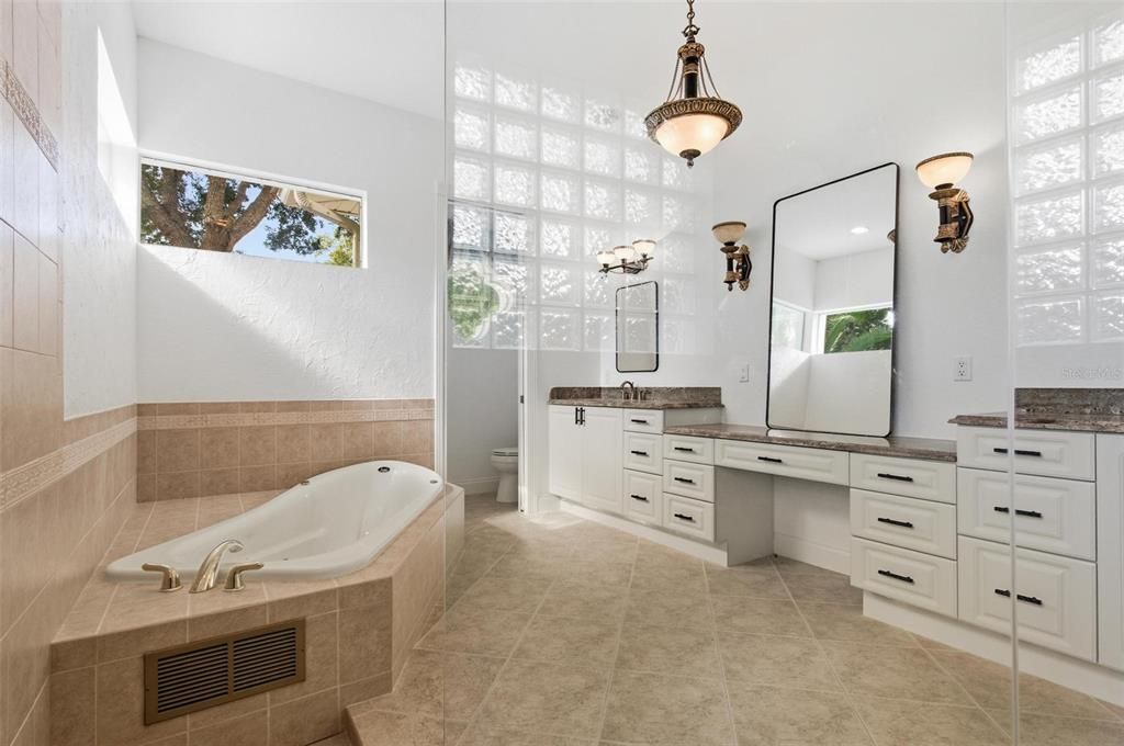 待售: $650,000 (4 贝兹, 2 浴室, 2900 平方英尺)