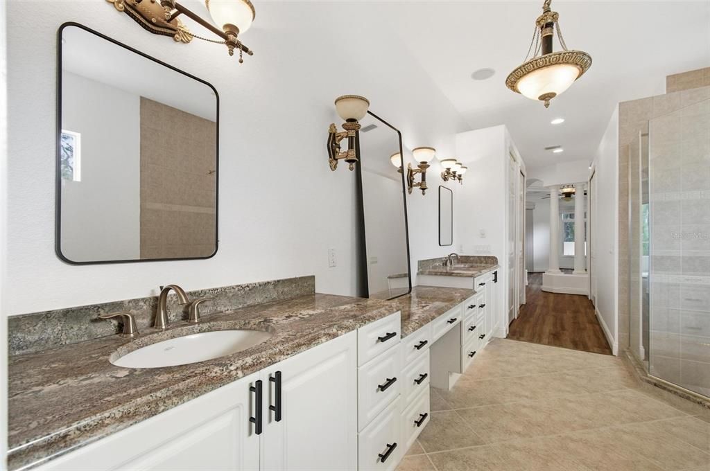 待售: $650,000 (4 贝兹, 2 浴室, 2900 平方英尺)