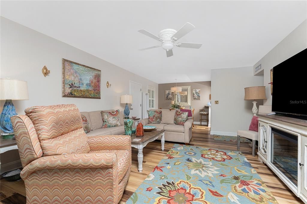 На продажу: $124,900 (1 спален, 1 ванн, 780 Квадратных фут)