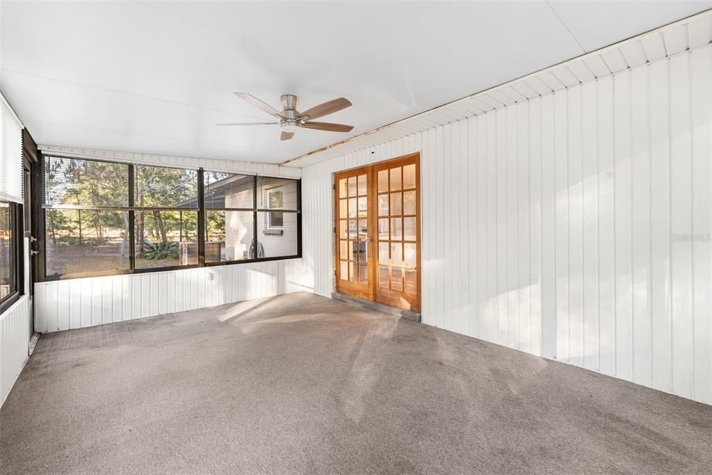 For Sale: $229,900 (2 beds, 2 baths, 1040 Square Feet)