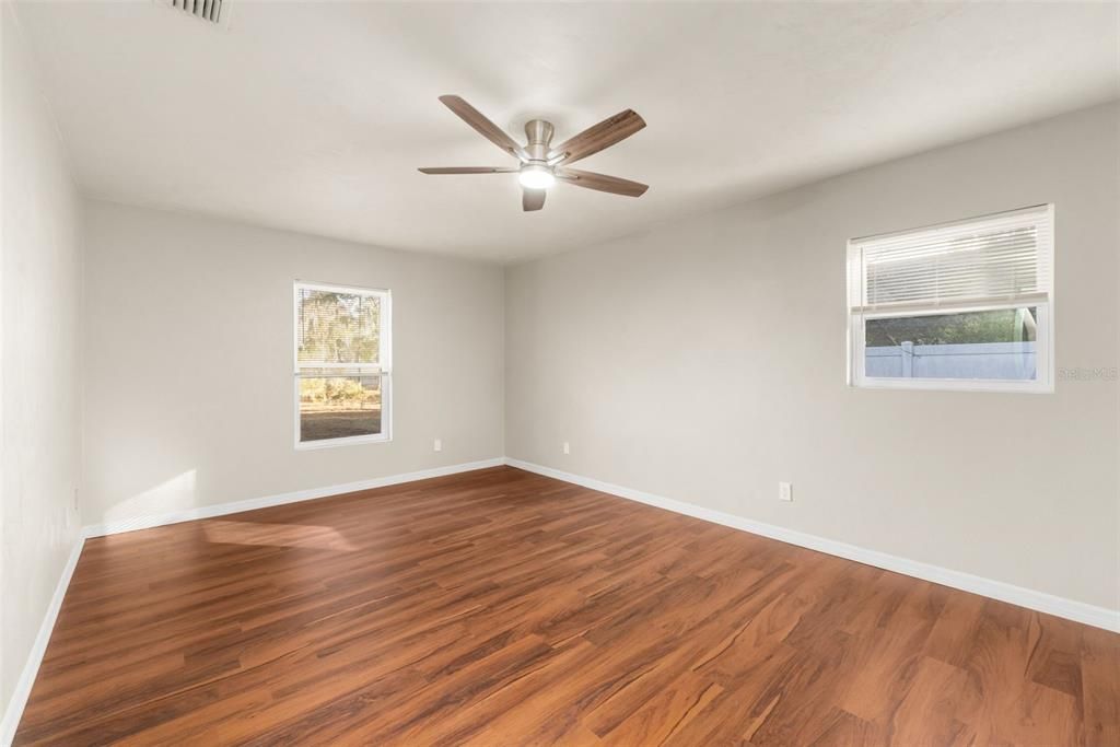 For Sale: $229,900 (2 beds, 2 baths, 1040 Square Feet)