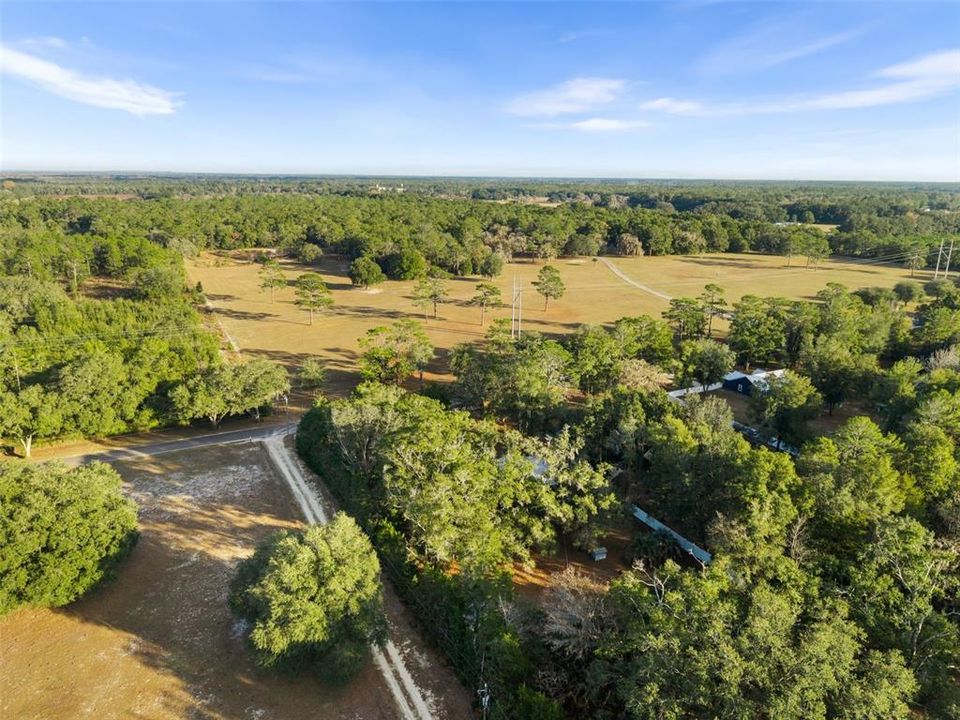 For Sale: $229,900 (2 beds, 2 baths, 1040 Square Feet)