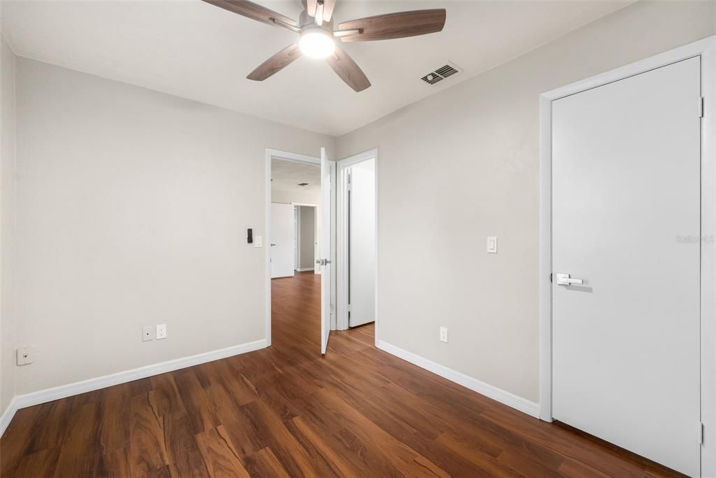 For Sale: $229,900 (2 beds, 2 baths, 1040 Square Feet)