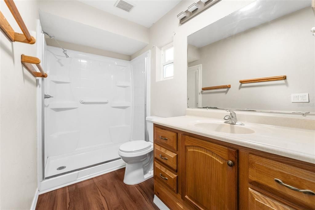 For Sale: $229,900 (2 beds, 2 baths, 1040 Square Feet)