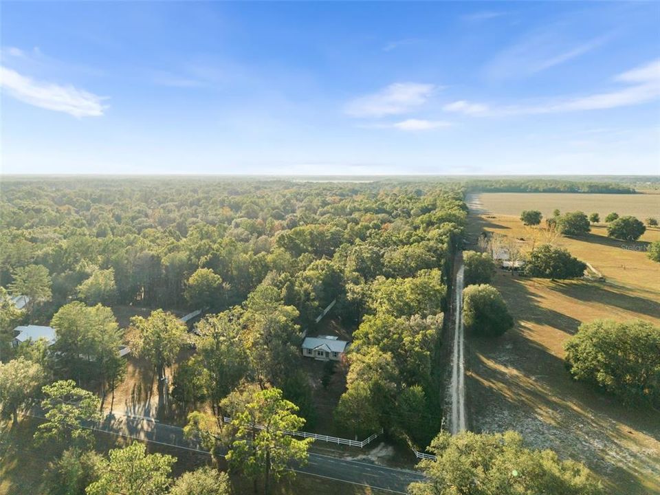 For Sale: $229,900 (2 beds, 2 baths, 1040 Square Feet)