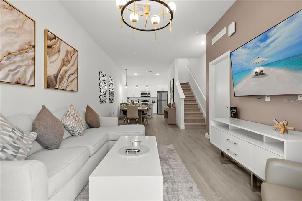 For Sale: $350,000 (4 beds, 4 baths, 2020 Square Feet)