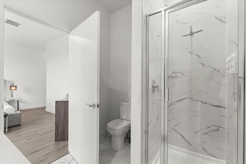 For Sale: $350,000 (4 beds, 4 baths, 2020 Square Feet)