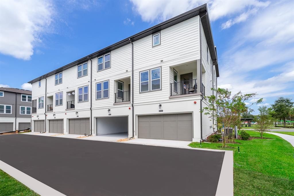 For Rent: $3,400 (3 beds, 3 baths, 2167 Square Feet)