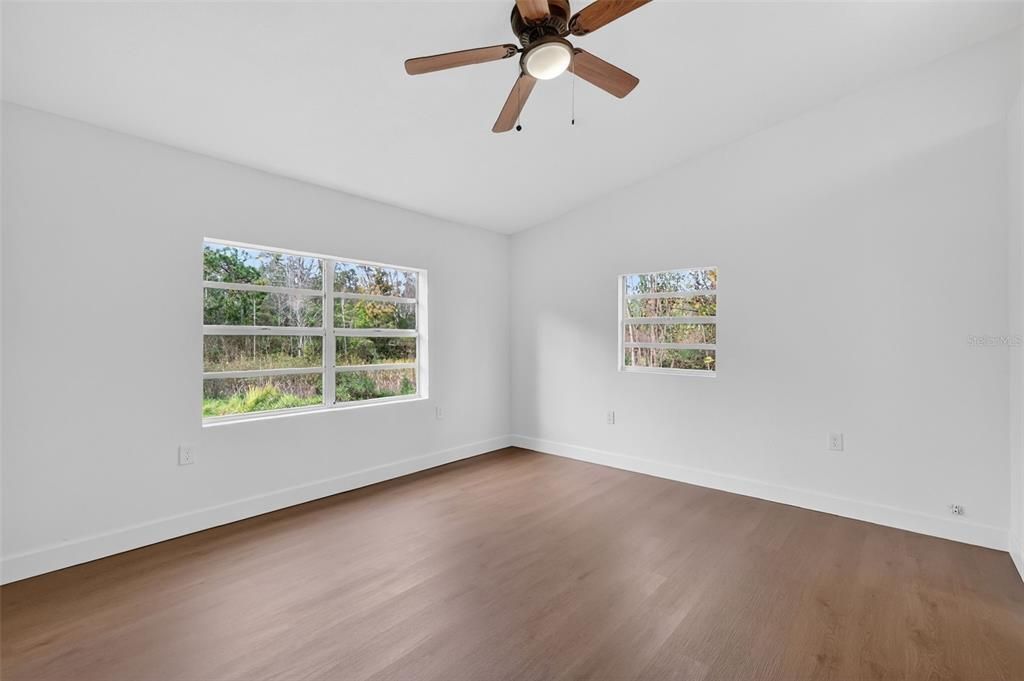 For Sale: $349,900 (3 beds, 2 baths, 1684 Square Feet)