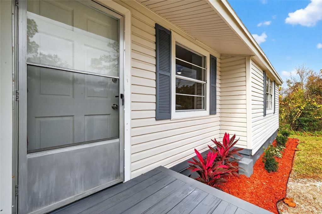 For Sale: $349,900 (3 beds, 2 baths, 1684 Square Feet)