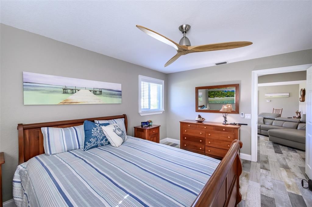 待售: $399,000 (2 贝兹, 2 浴室, 1198 平方英尺)