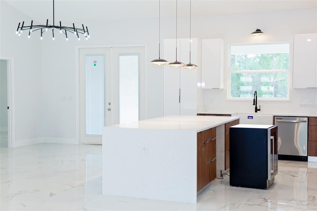 待售: $499,900 (4 贝兹, 3 浴室, 2053 平方英尺)