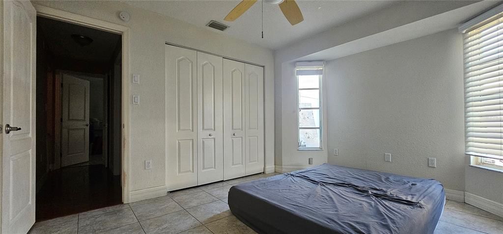 На продажу: $350,000 (3 спален, 2 ванн, 1818 Квадратных фут)