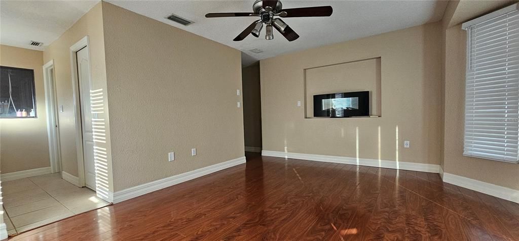 На продажу: $350,000 (3 спален, 2 ванн, 1818 Квадратных фут)