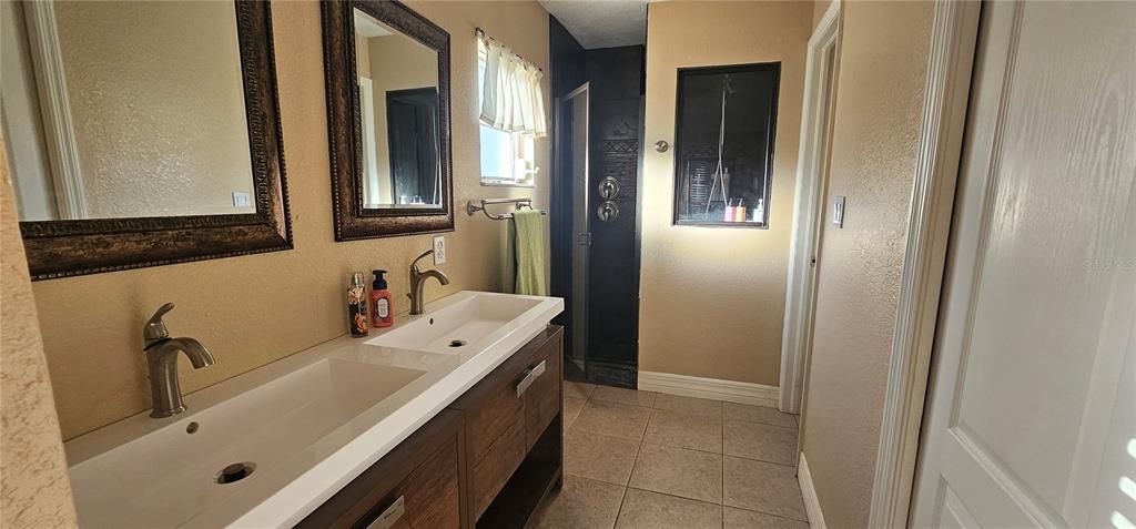 На продажу: $350,000 (3 спален, 2 ванн, 1818 Квадратных фут)