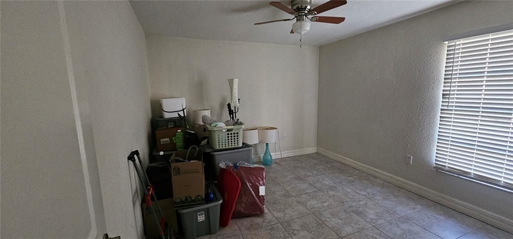 На продажу: $350,000 (3 спален, 2 ванн, 1818 Квадратных фут)