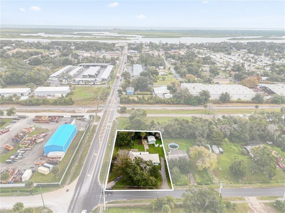 待售: $319,000 (0.42 acres)