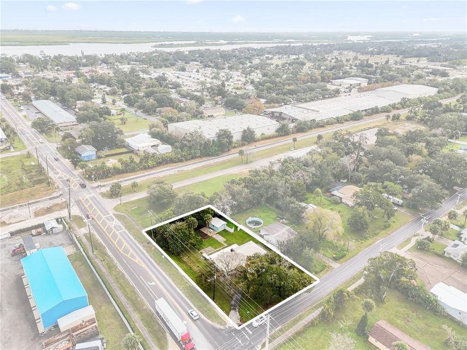 待售: $319,000 (0.42 acres)