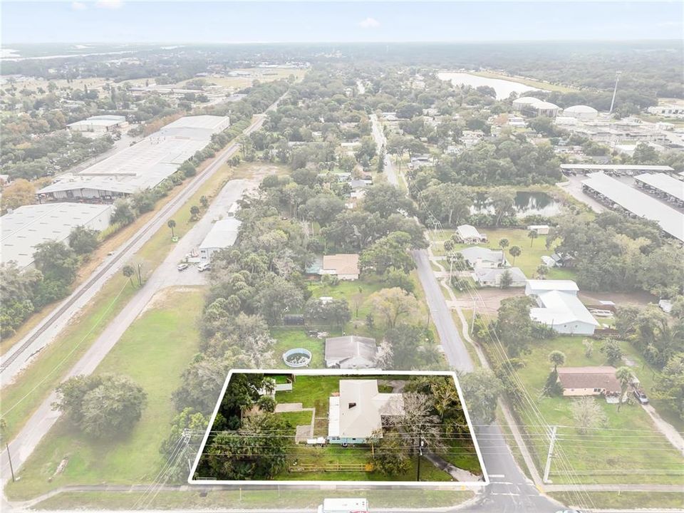 待售: $319,000 (0.42 acres)