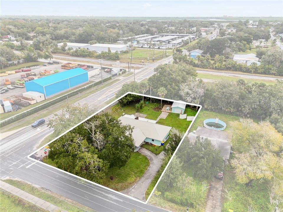 待售: $319,000 (0.42 acres)