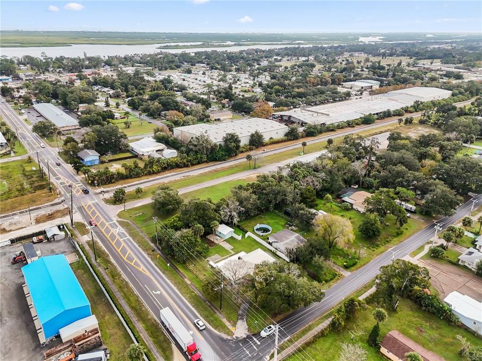 待售: $319,000 (0.42 acres)