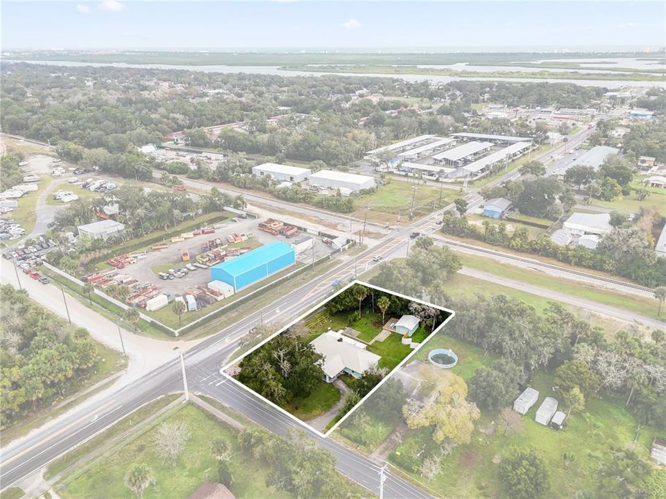 待售: $319,000 (0.42 acres)