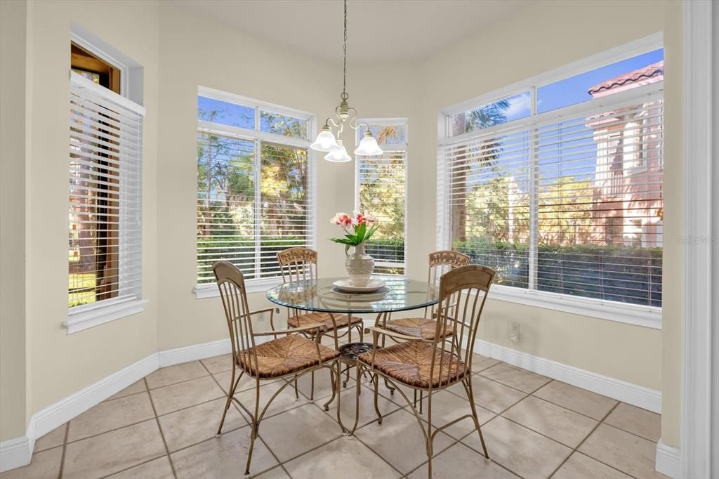 На продажу: $300,000 (2 спален, 2 ванн, 1628 Квадратных фут)