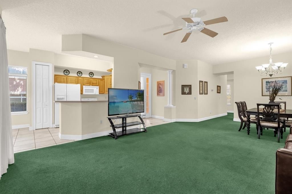 На продажу: $300,000 (2 спален, 2 ванн, 1628 Квадратных фут)