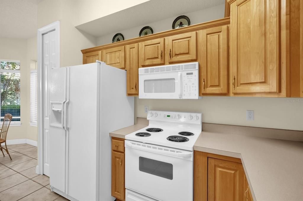 На продажу: $300,000 (2 спален, 2 ванн, 1628 Квадратных фут)