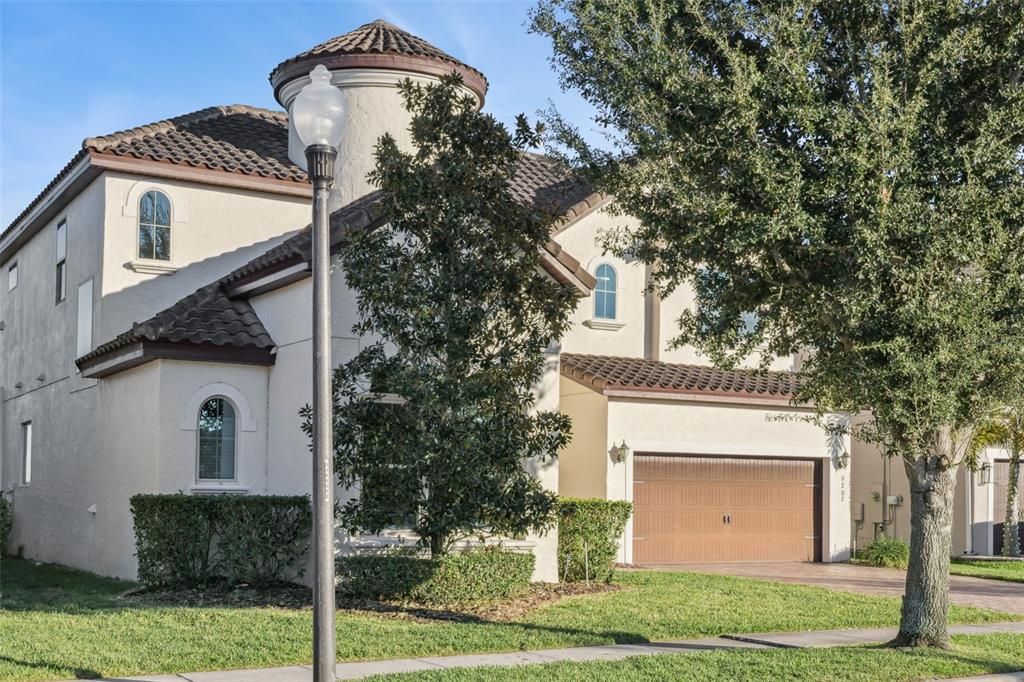 For Sale: $1,000,000 (5 beds, 4 baths, 3291 Square Feet)