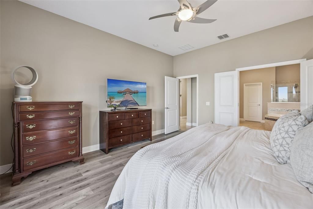 For Sale: $1,000,000 (5 beds, 4 baths, 3291 Square Feet)