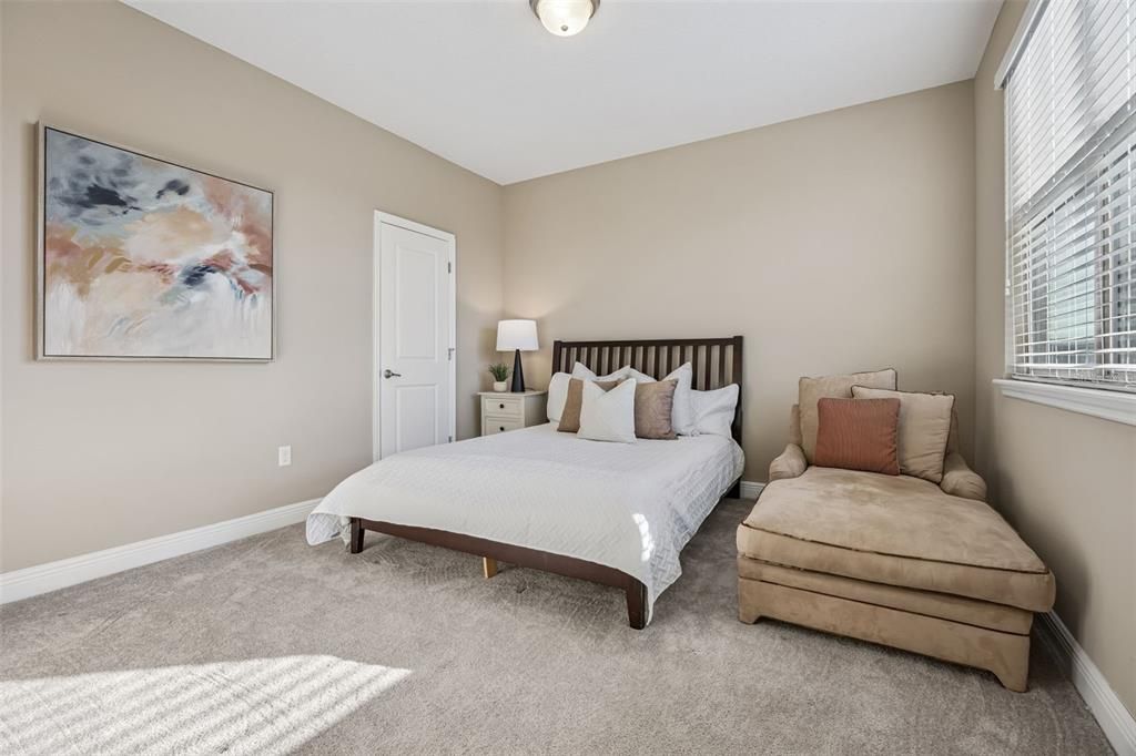 For Sale: $1,000,000 (5 beds, 4 baths, 3291 Square Feet)