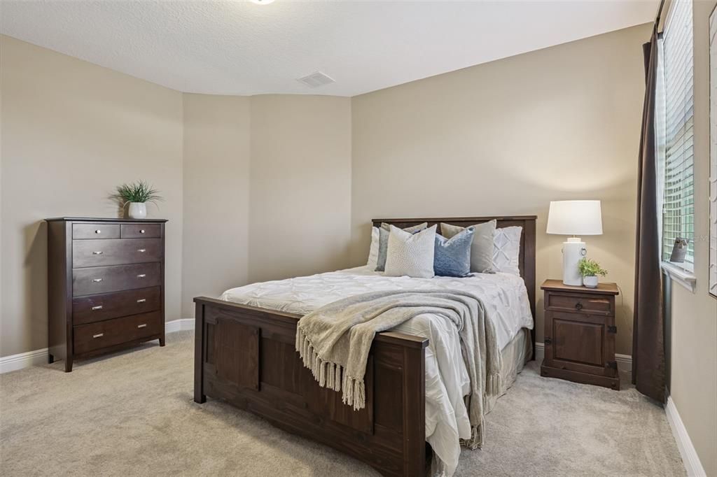 For Sale: $1,000,000 (5 beds, 4 baths, 3291 Square Feet)