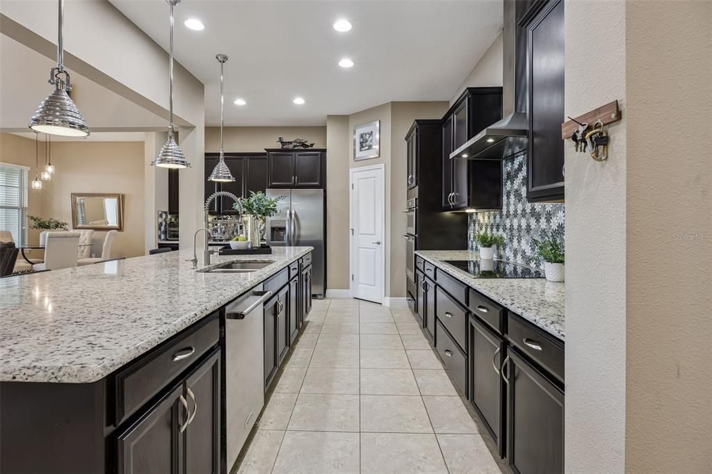 For Sale: $1,000,000 (5 beds, 4 baths, 3291 Square Feet)