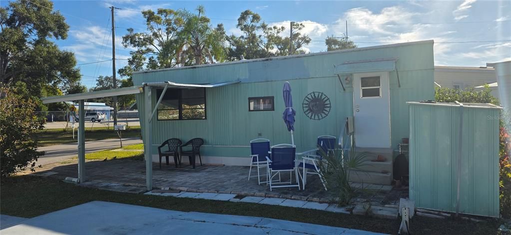 Под контрактом: $60,000 (1 спален, 1 ванн, 696 Квадратных фут)