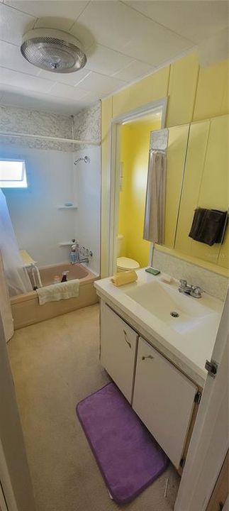 Под контрактом: $60,000 (1 спален, 1 ванн, 696 Квадратных фут)