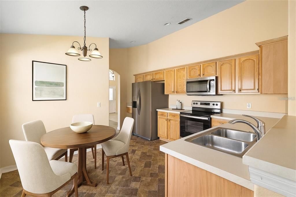 For Sale: $362,500 (4 beds, 2 baths, 2106 Square Feet)