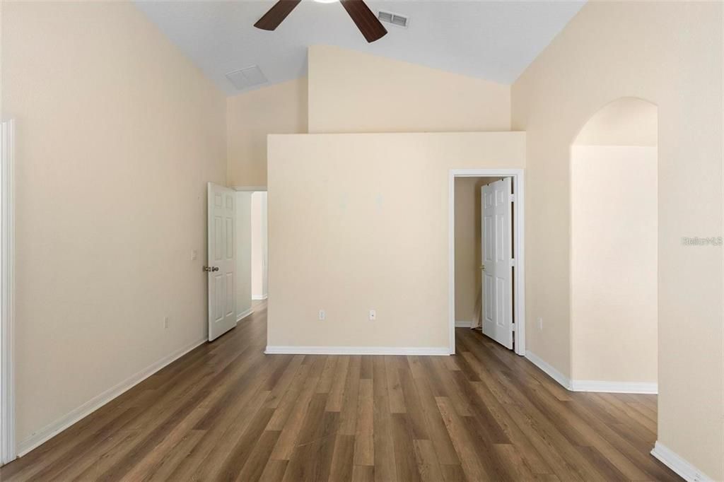 For Sale: $362,500 (4 beds, 2 baths, 2106 Square Feet)