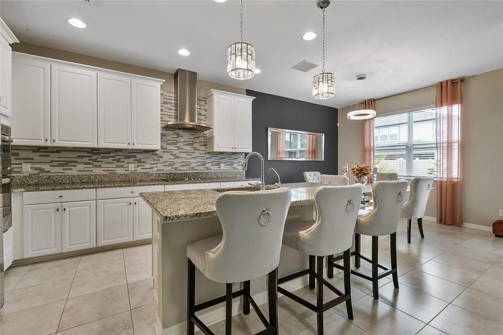 На продажу: $464,900 (3 спален, 2 ванн, 2208 Квадратных фут)