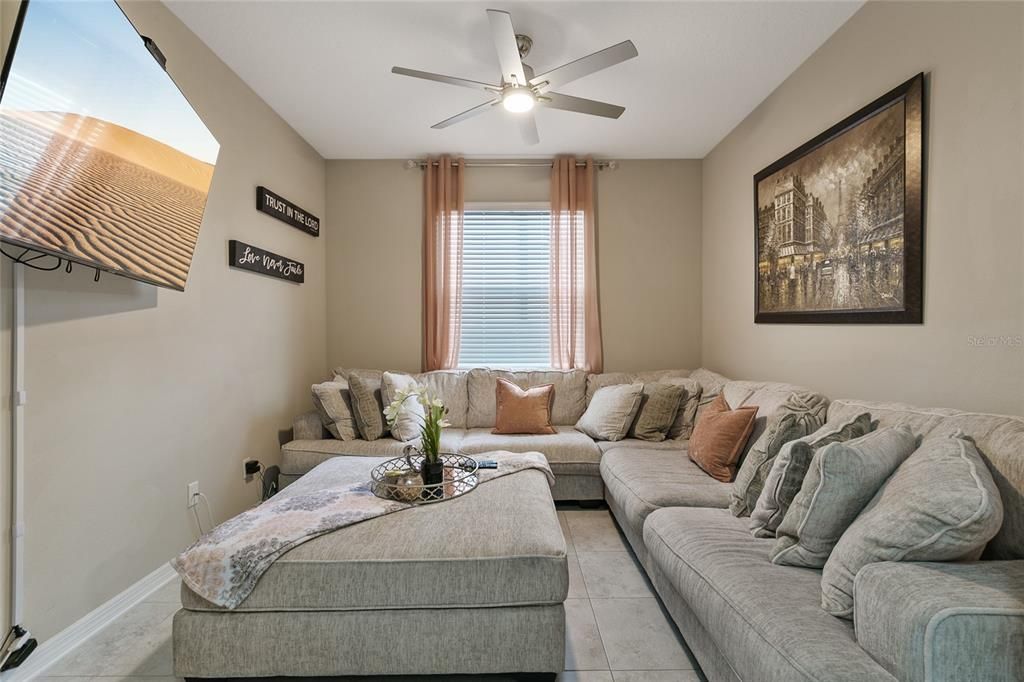 На продажу: $464,900 (3 спален, 2 ванн, 2208 Квадратных фут)